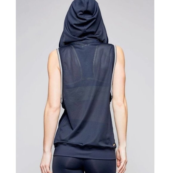 3/$20 Alala All Star Vest in Black - Picture 2 of 15